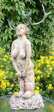 Arja Krossbeckin rakusaviveistos